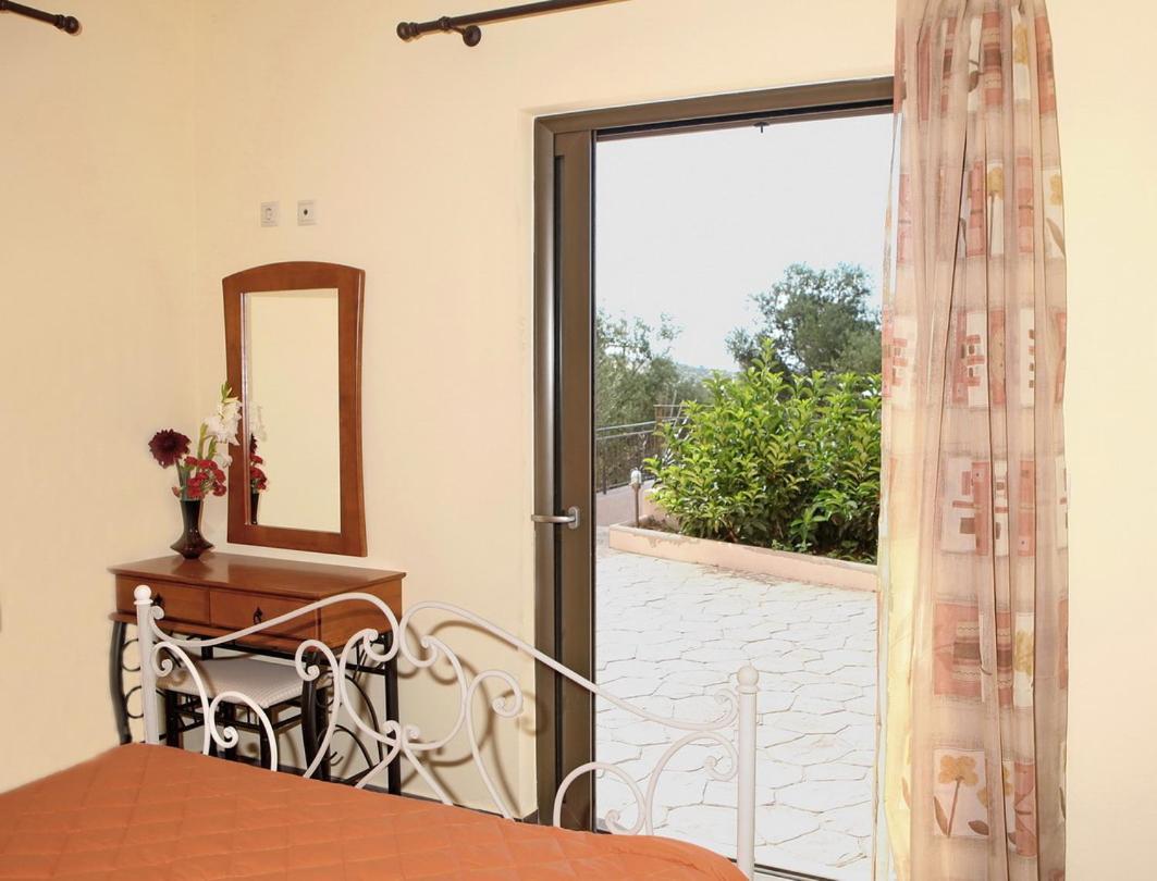 Provenzo And Meliti Villas Lourdata  Exteriör bild